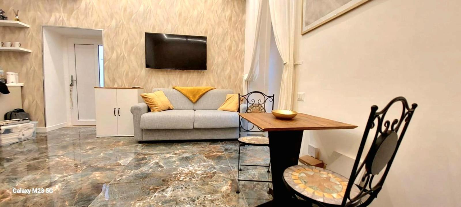 Loft In Center Of *